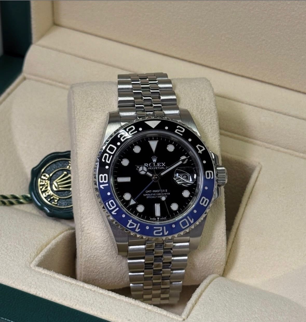 Rolex GMT-Master ll Batman view 3