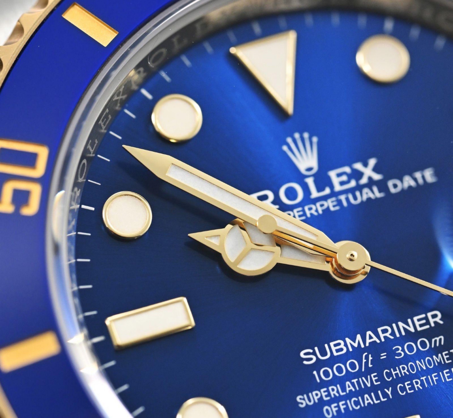 Rolex Submariner Blue Dial Two-Tone gold) view 2