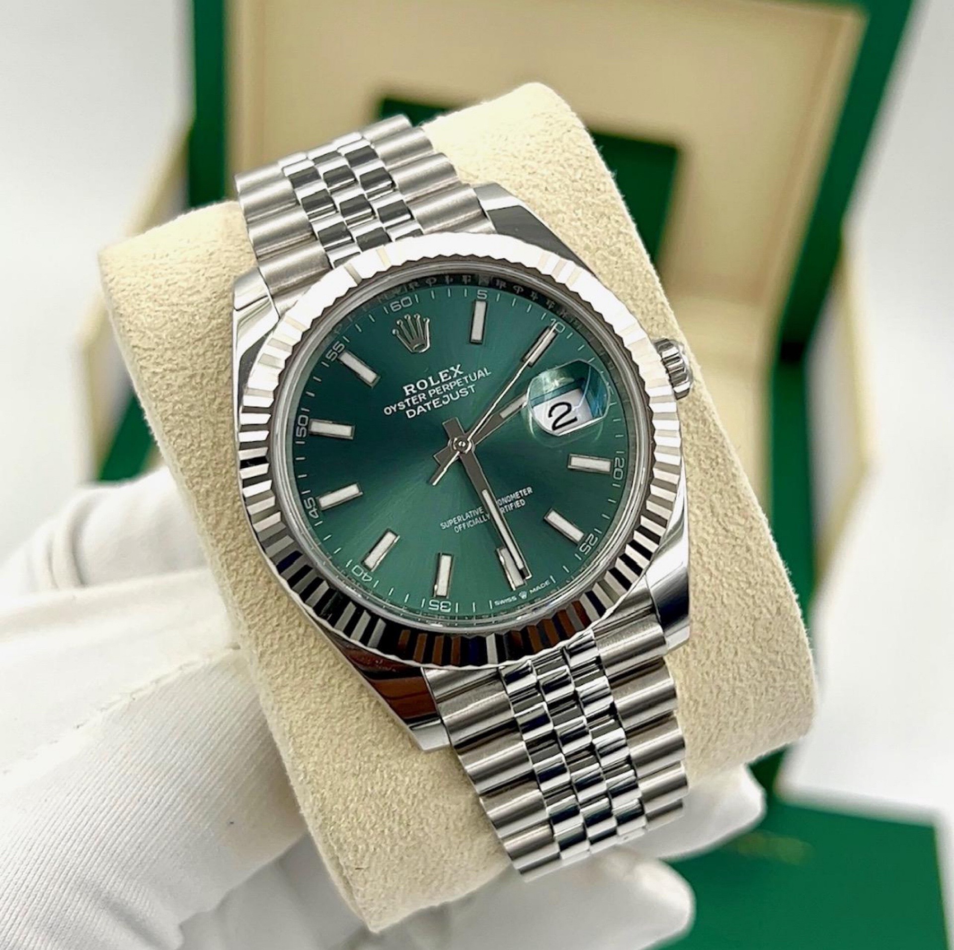 Date jast green