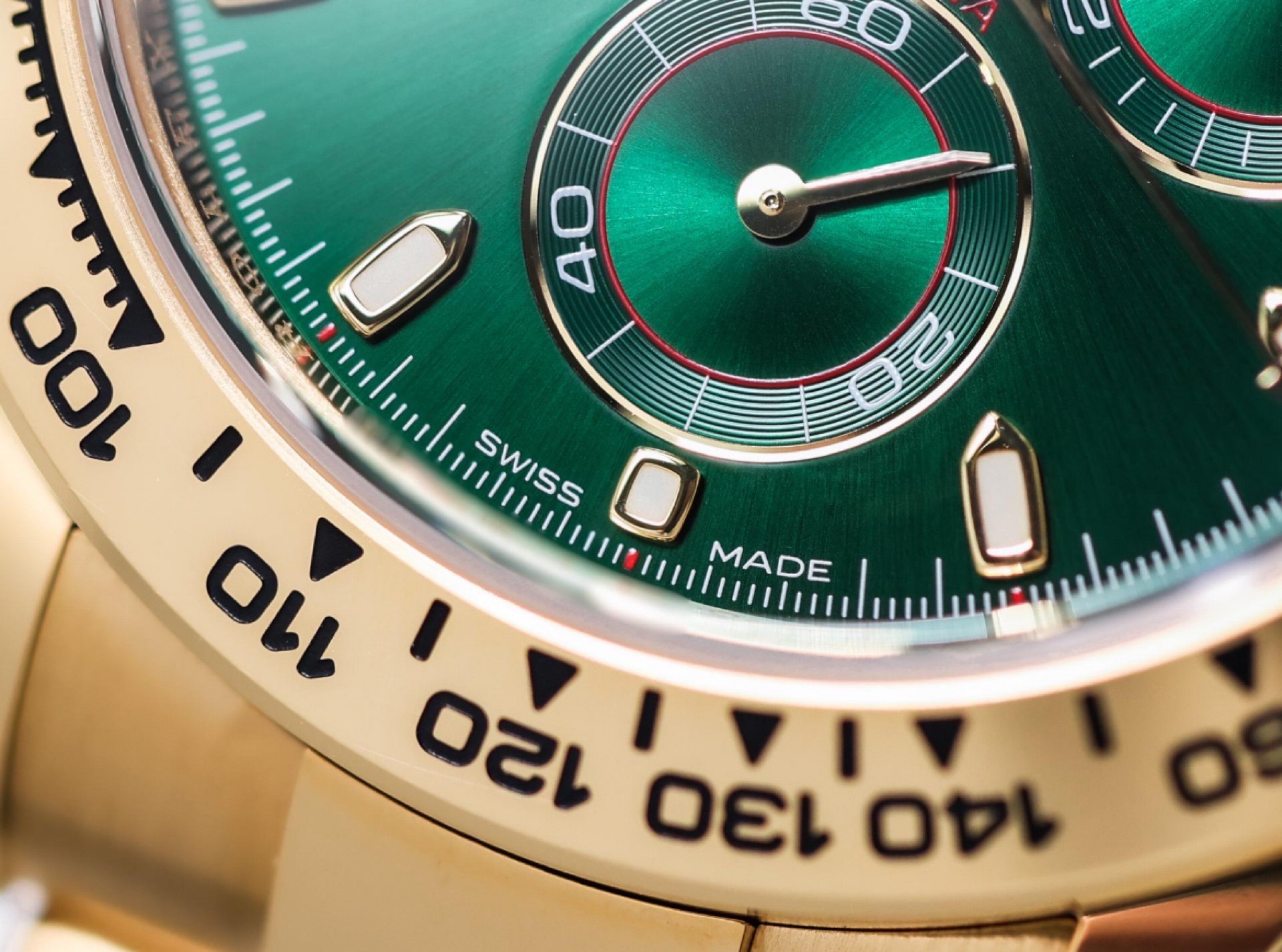 Rolex Daytona Green Dial Yellow Gold view 3