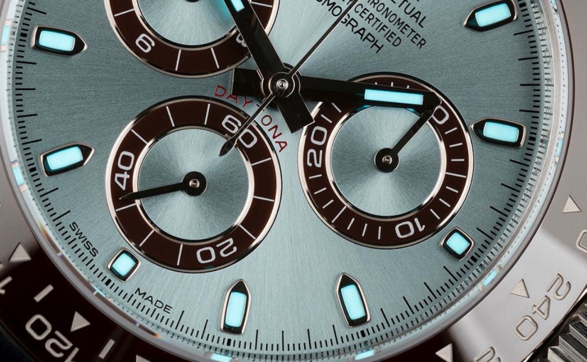 Rolex Daytona Platinum Ice Blue view 2