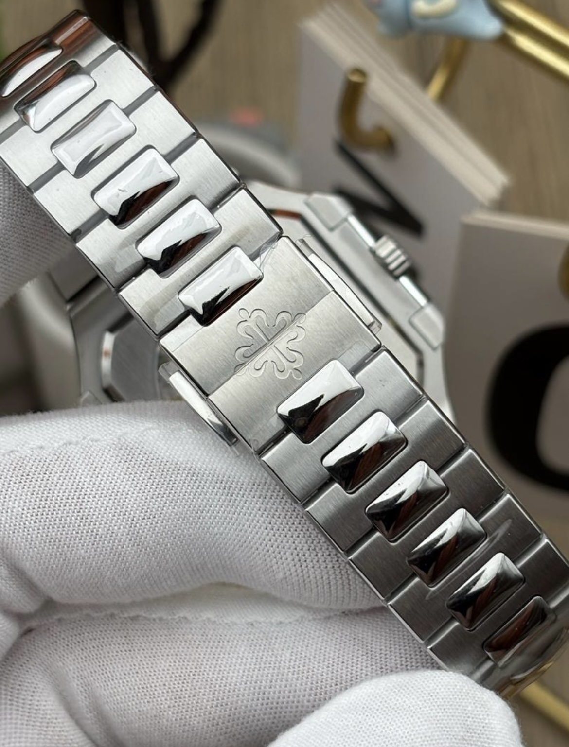 Patek Philippe Cubitus Green Dial view 5