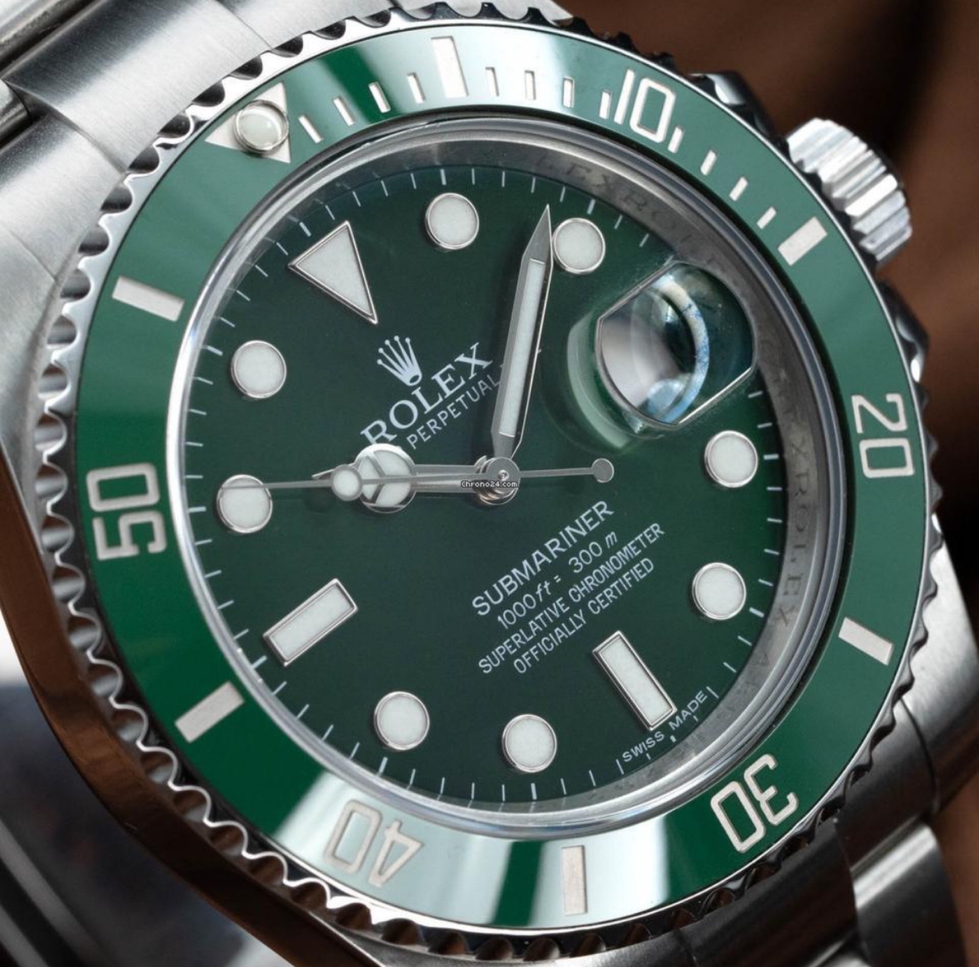 Rolex Submariner Hulk view 4