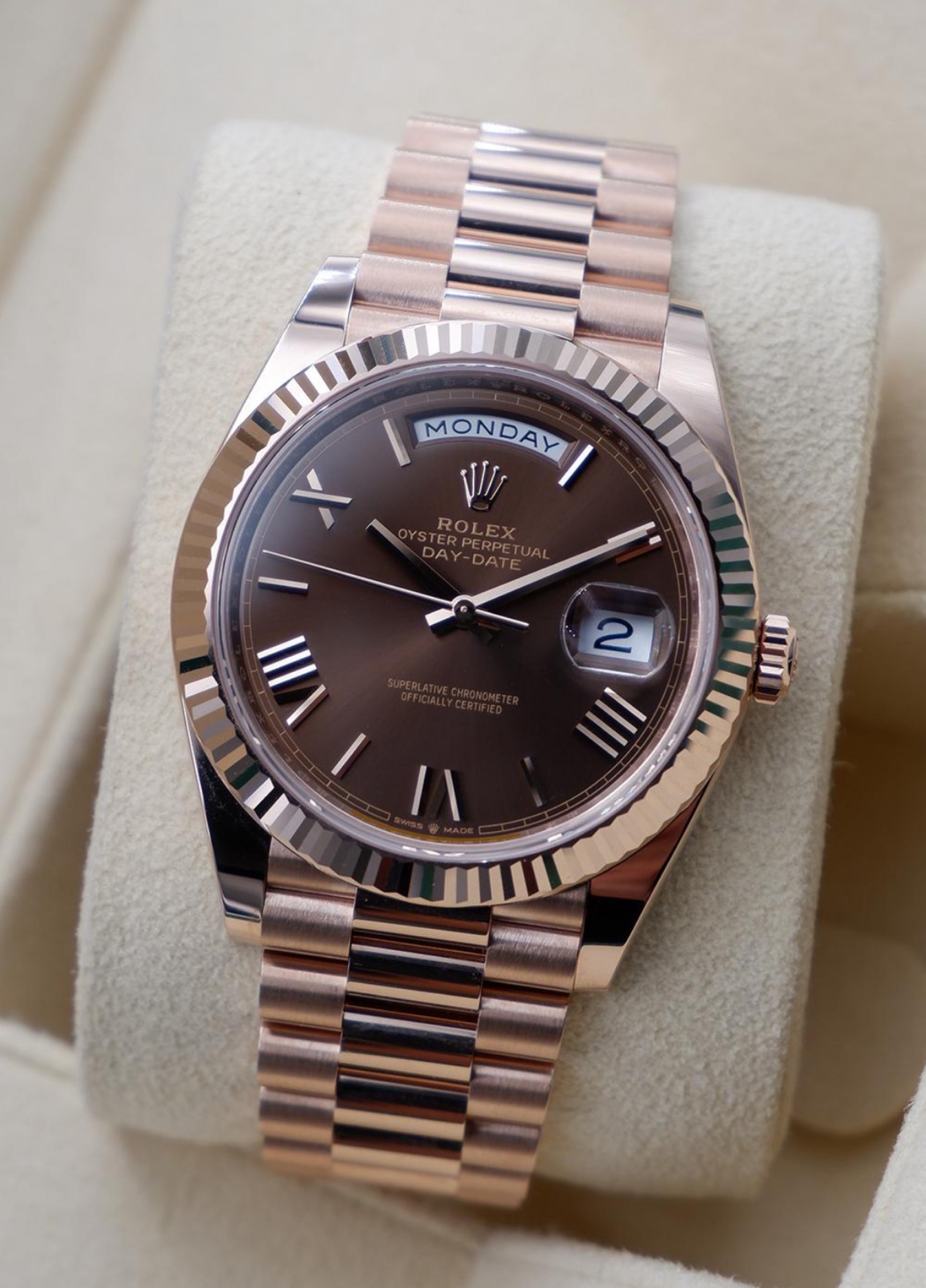 Rolex Day-Date Chocolate Dial Everose Gold view 3