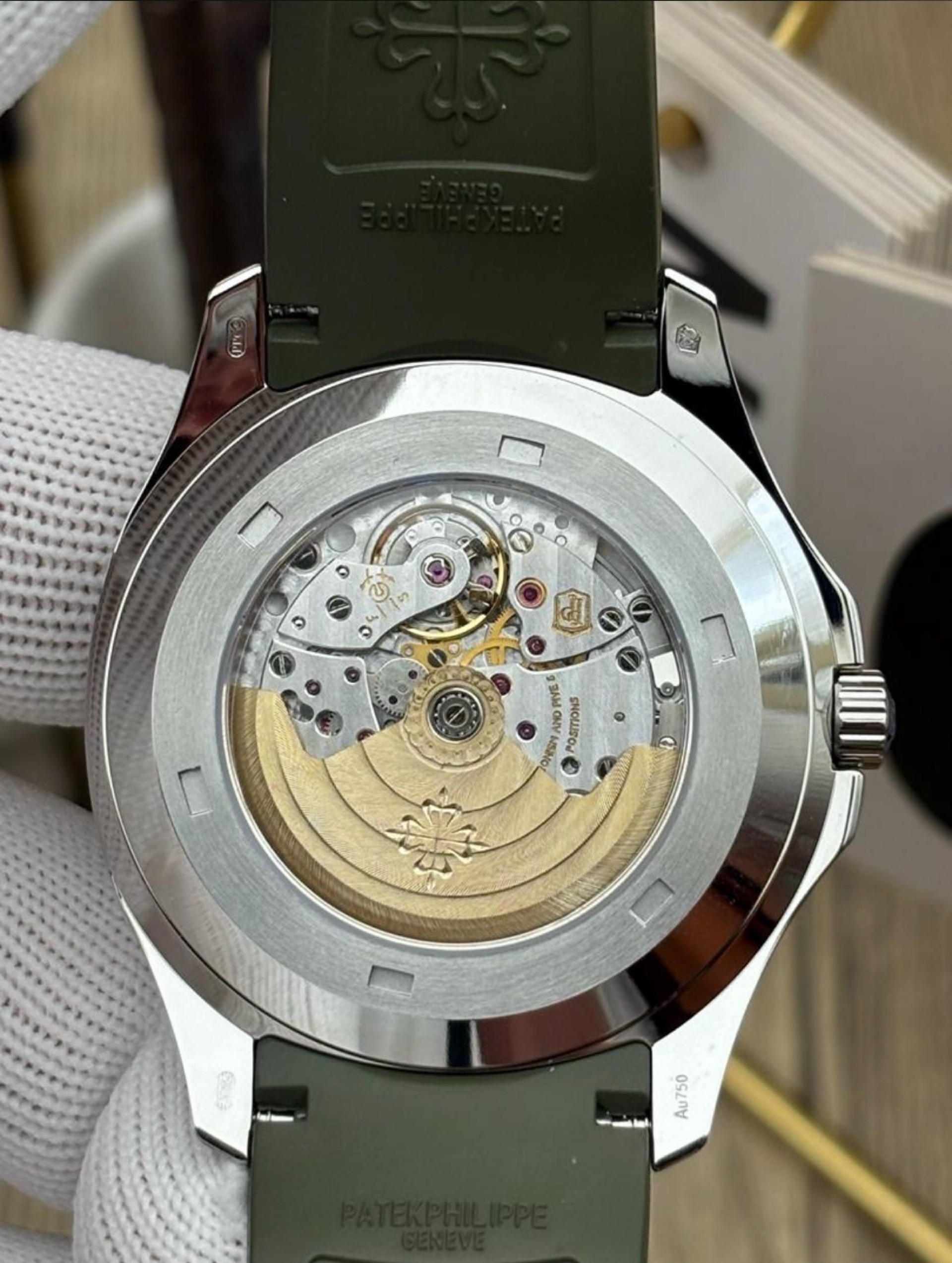     Patek Philippe Aquanaut khaki Green  view 5