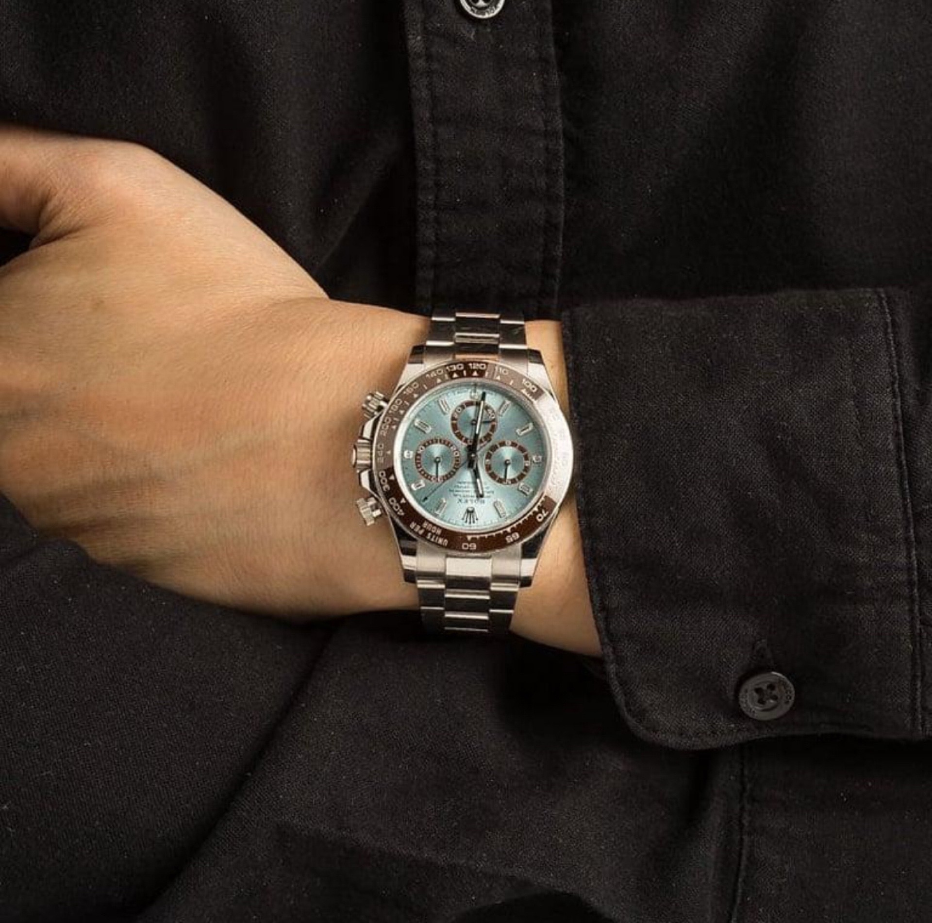 Rolex Daytona Platinum Ice Blue view 3
